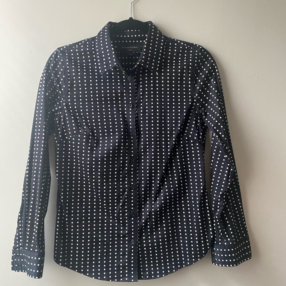Banana Republic Black and White Button-Up Tailored Fit Shirt